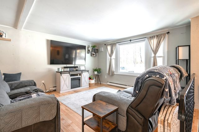 325 Pembroke Hill Road, Pembroke, NH 03275