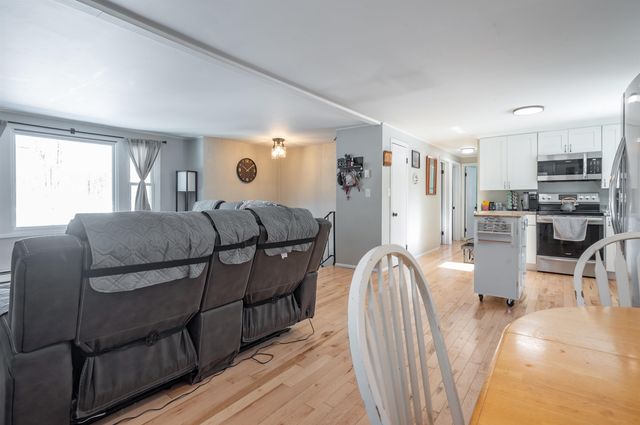 325 Pembroke Hill Road, Pembroke, NH 03275