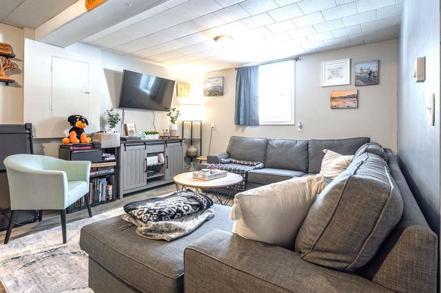 325 Pembroke Hill Road, Pembroke, NH 03275