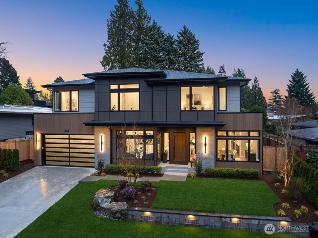 218 109th Avenue SE, Bellevue, WA 98004
