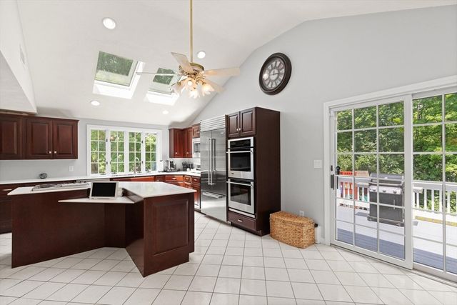 4 Pentucket Ln, Danvers, MA 01923