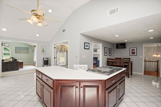 4 Pentucket Ln, Danvers, MA 01923