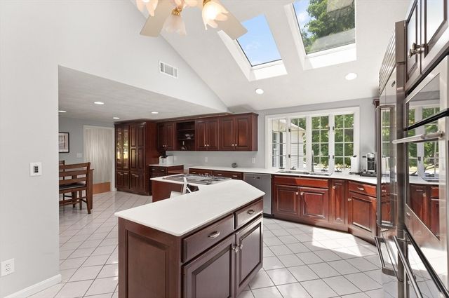4 Pentucket Ln, Danvers, MA 01923