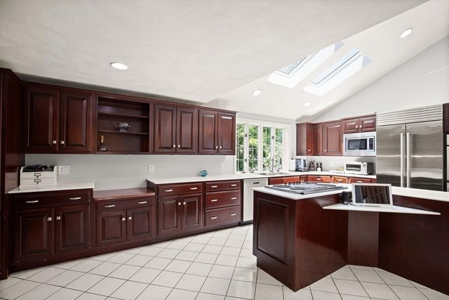 4 Pentucket Ln, Danvers, MA 01923