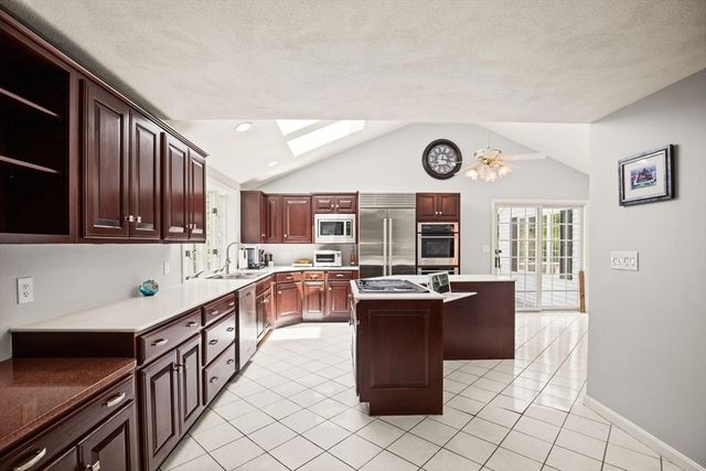 4 Pentucket Ln, Danvers, MA 01923