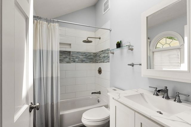4 Pentucket Ln, Danvers, MA 01923