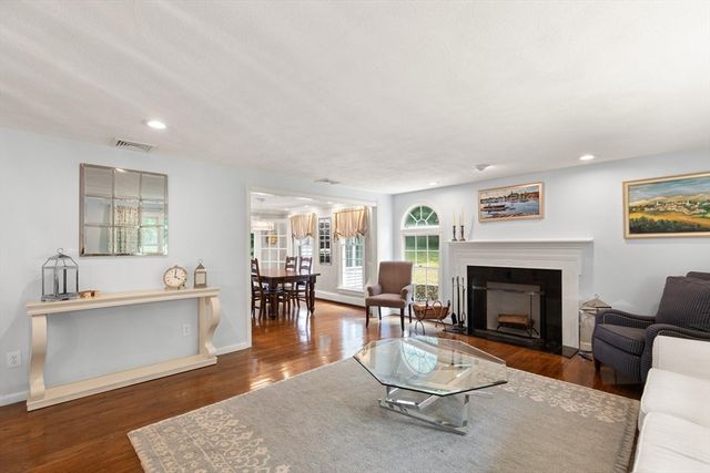 4 Pentucket Ln, Danvers, MA 01923