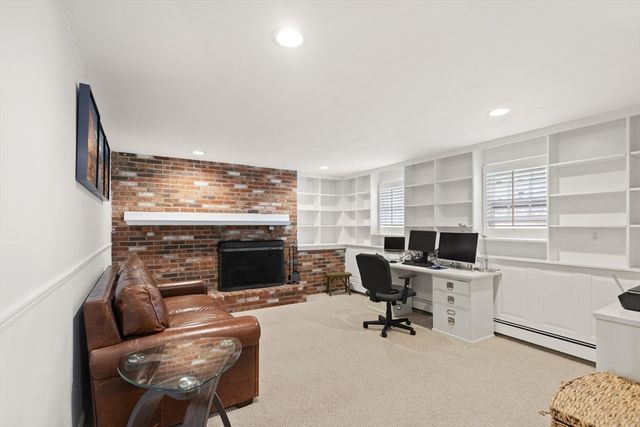 4 Pentucket Ln, Danvers, MA 01923