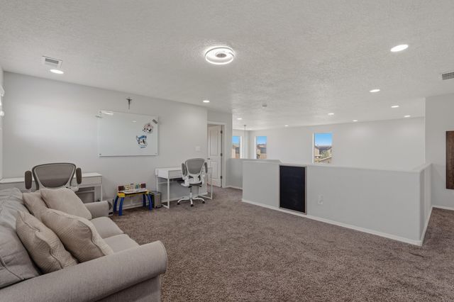 6909 Tombstone Road NW, Albuquerque, NM 87114