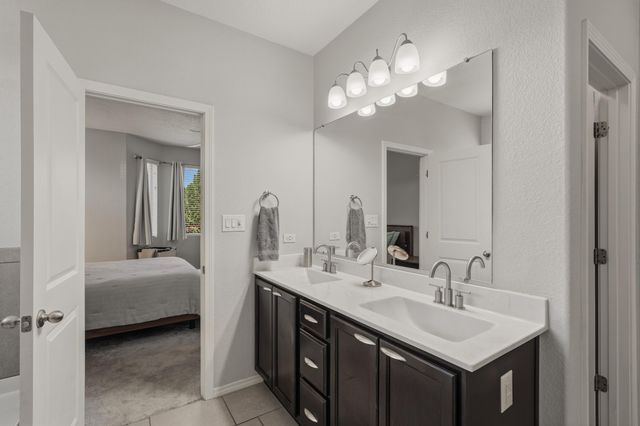 6909 Tombstone Road NW, Albuquerque, NM 87114