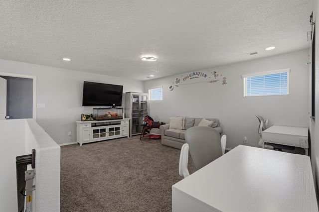 6909 Tombstone Road NW, Albuquerque, NM 87114