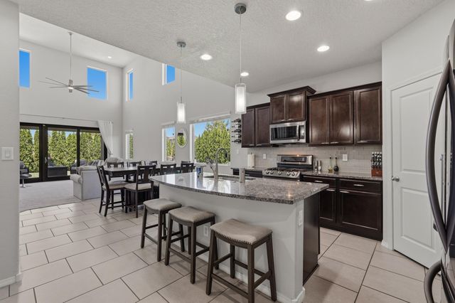 6909 Tombstone Road NW, Albuquerque, NM 87114