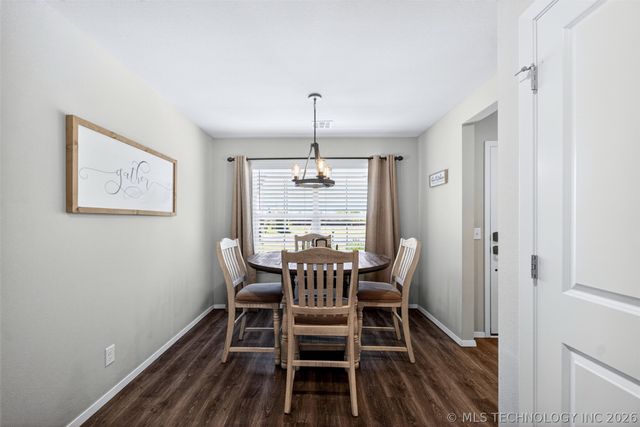 8601 N 76th East Place, Owasso, OK 74055
