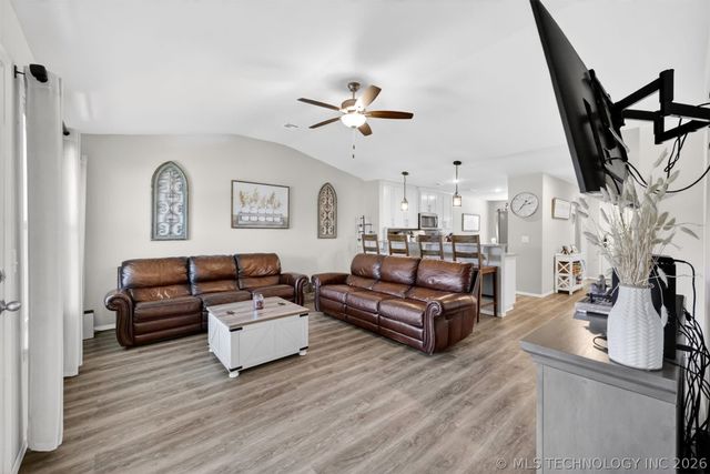 8601 N 76th East Place, Owasso, OK 74055