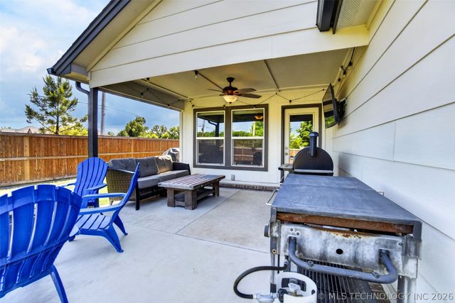 8601 N 76th East Place, Owasso, OK 74055