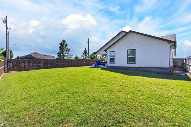 8601 N 76th East Place, Owasso, OK 74055