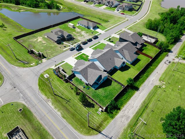 8601 N 76th East Place, Owasso, OK 74055