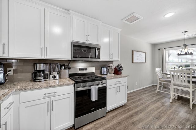 8601 N 76th East Place, Owasso, OK 74055
