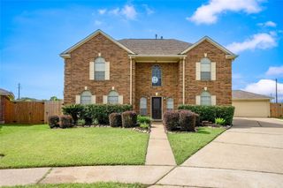 114 Summer Winds Drive, La Porte, TX 77571