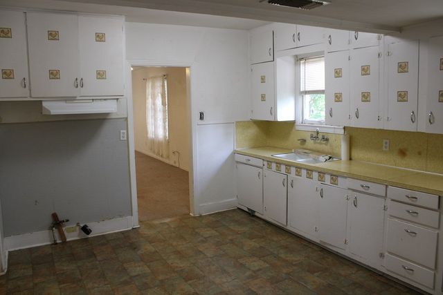 1008 10th Street, Ballinger, TX 76821