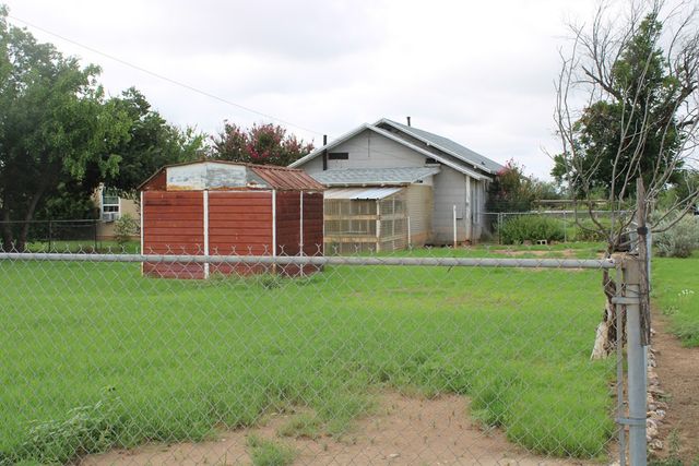 1008 10th Street, Ballinger, TX 76821