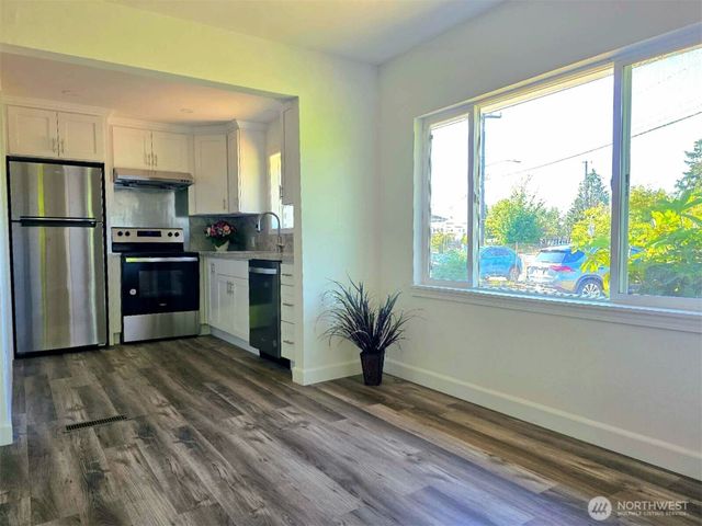 1729 S Columbian Way, Seattle, WA 98108