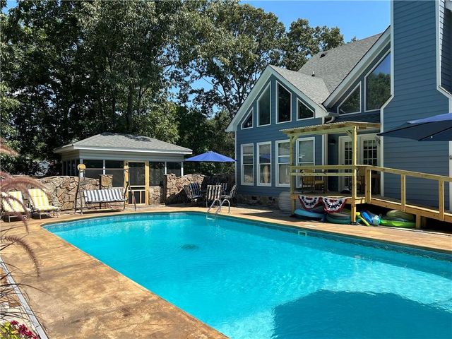 85 Carter SW Road, Cartersville, GA 30120