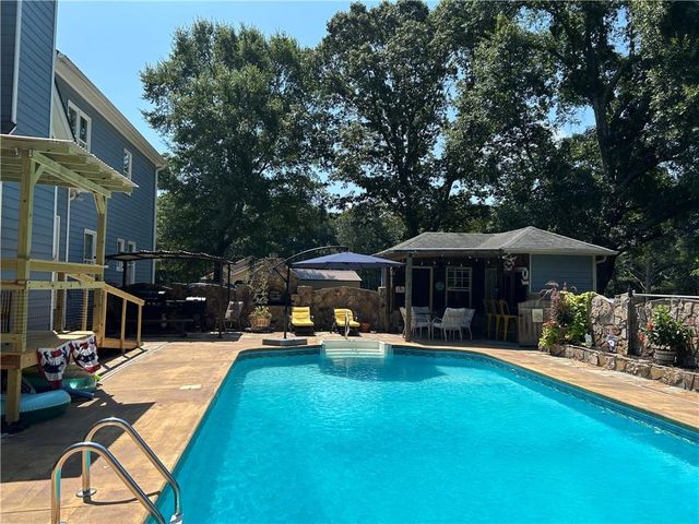 85 Carter SW Road, Cartersville, GA 30120