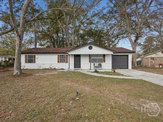 203 Holiday Circle, Savannah, GA 31419