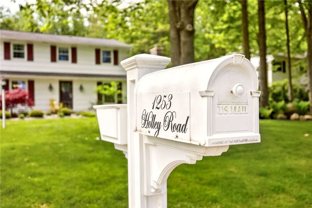 1253 Holley Road, Webster, NY 14580