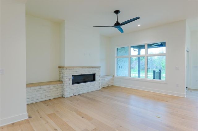 2840 W 133rd Terrace, Leawood, KS 66209