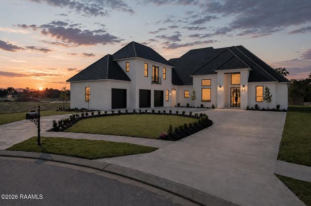 110 Trailing Oaks Drive, Youngsville, LA 70592