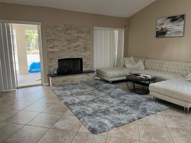 9 CENTRAL PLACE, Palm Coast, FL 32137