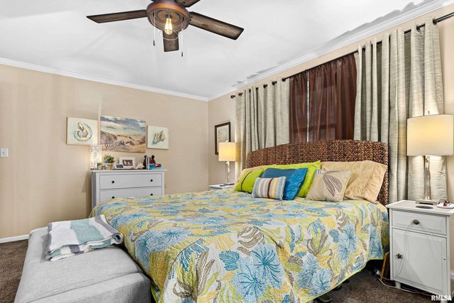 1001 W BURNSIDE Drive, Peoria, IL 61614