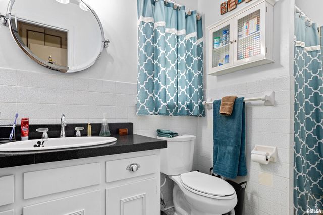 1001 W BURNSIDE Drive, Peoria, IL 61614