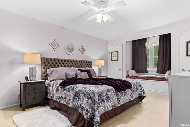 1001 W BURNSIDE Drive, Peoria, IL 61614