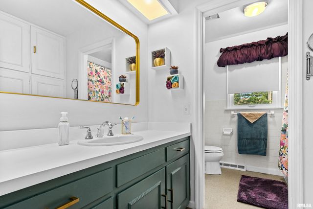 1001 W BURNSIDE Drive, Peoria, IL 61614