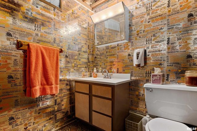 1001 W BURNSIDE Drive, Peoria, IL 61614