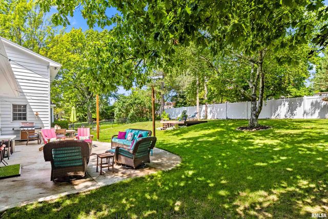 1001 W BURNSIDE Drive, Peoria, IL 61614