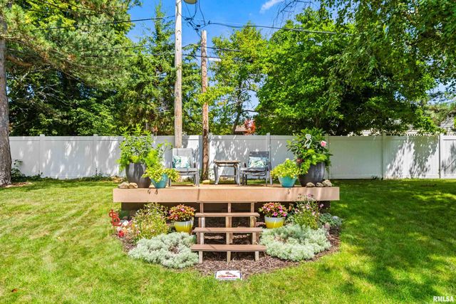 1001 W BURNSIDE Drive, Peoria, IL 61614