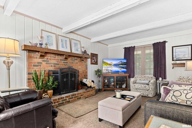 1001 W BURNSIDE Drive, Peoria, IL 61614