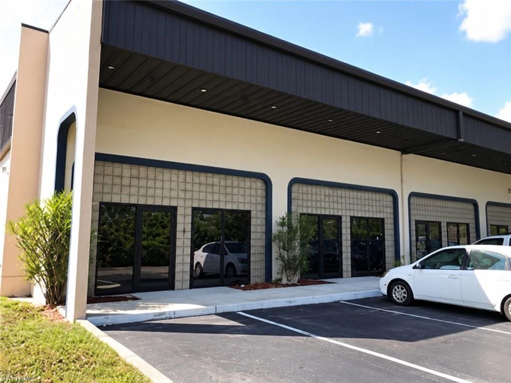12165 Metro PKWY 1-4, FORT MYERS, FL 33966 — exterior