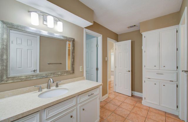 16209 Wall Street, Jersey Village, TX 77040