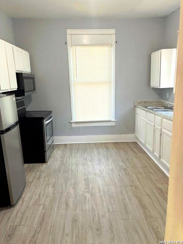 1633 W Woodlawn, San Antonio, TX 78201