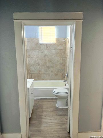 1633 W Woodlawn, San Antonio, TX 78201