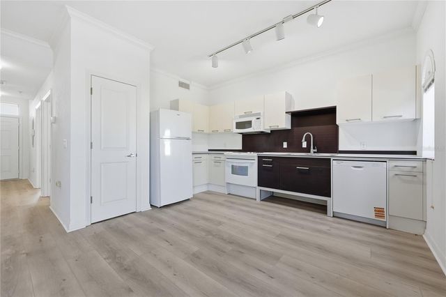 20 SW 6TH STREET 304, Gainesville, FL 32601