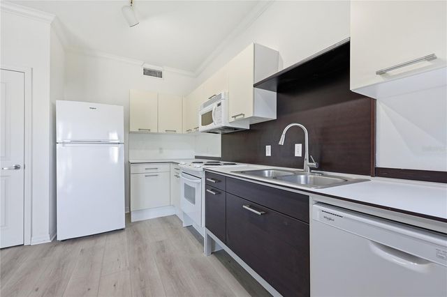 20 SW 6TH STREET 304, Gainesville, FL 32601