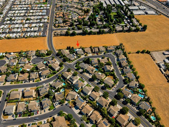 1880 Basil Dr, Manteca, CA 95336