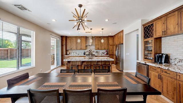 1880 Basil Dr, Manteca, CA 95336