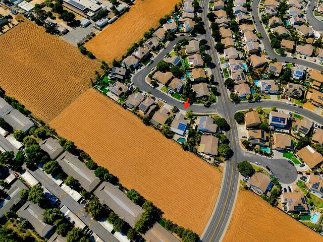 1880 Basil Dr, Manteca, CA 95336